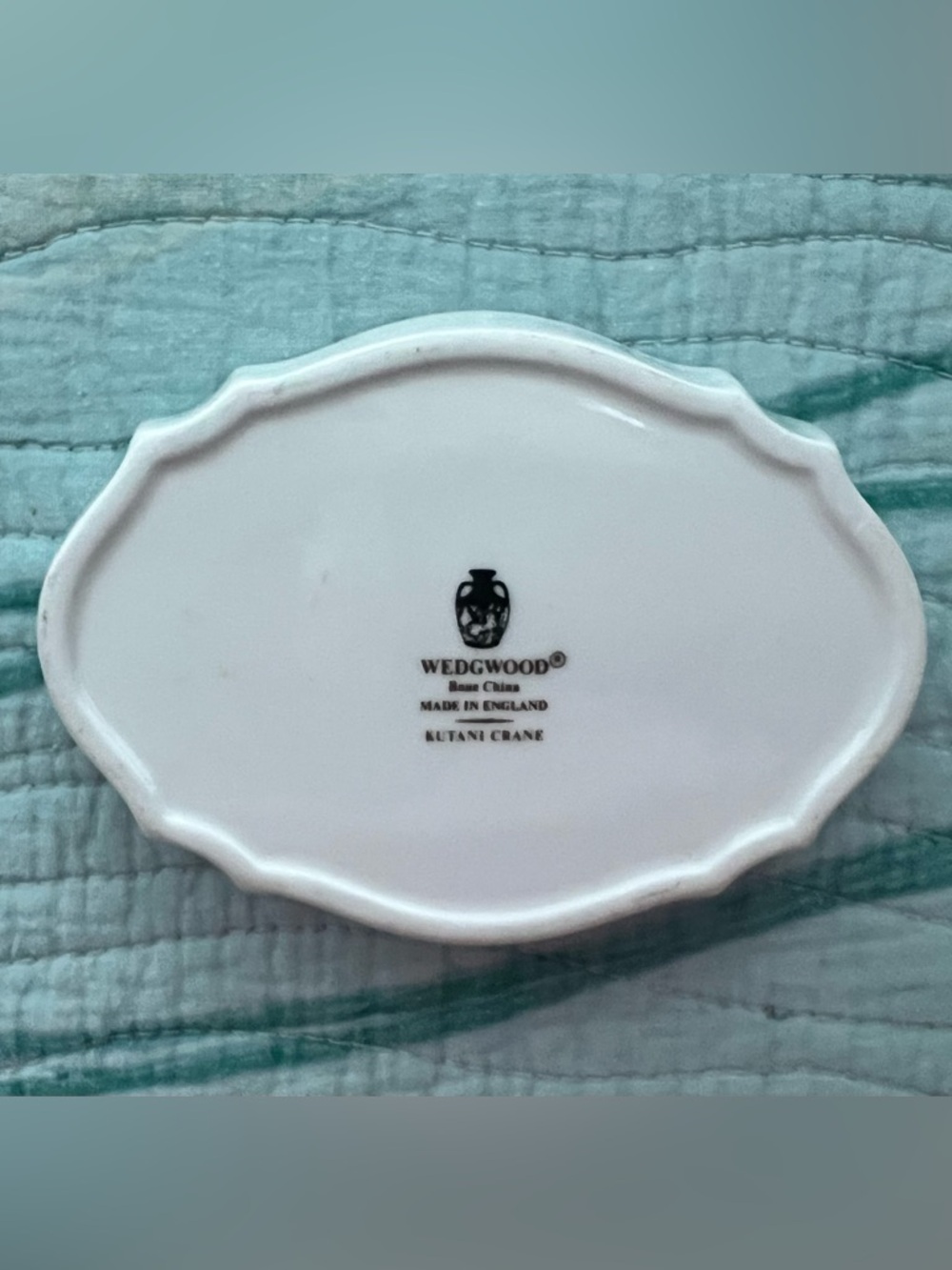 Wedgwood Kutani Peacock Jewelry Trinket Dish Gold Trim - Picture 2 of 3